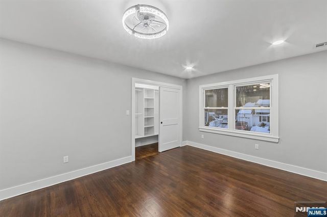 260 Washington Avenue, Elmwood Park, NJ 07407