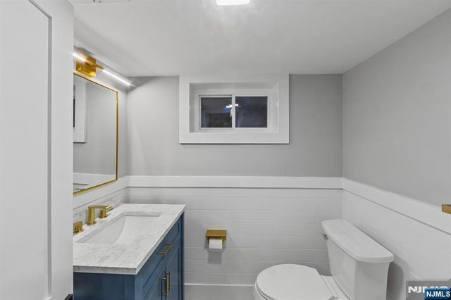 260 Washington Avenue, Elmwood Park, NJ 07407