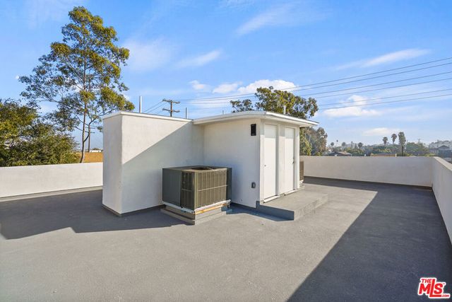 2525 Hauser Boulevard A, Los Angeles, CA 90016