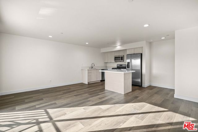 2525 Hauser Boulevard A, Los Angeles, CA 90016