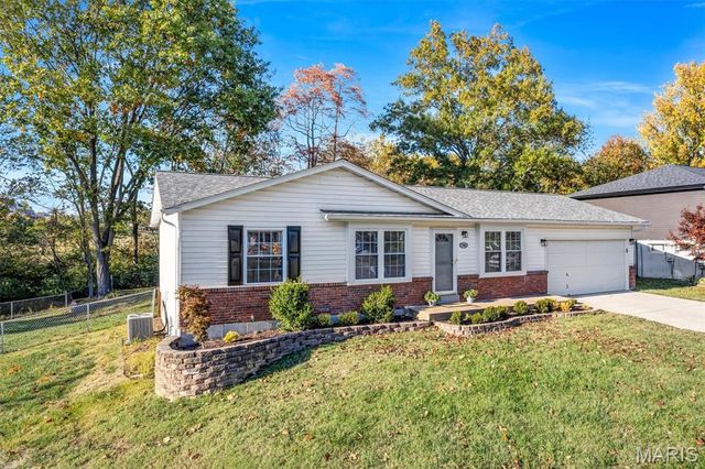 782 Sur Vista Drive, Arnold, MO 63010