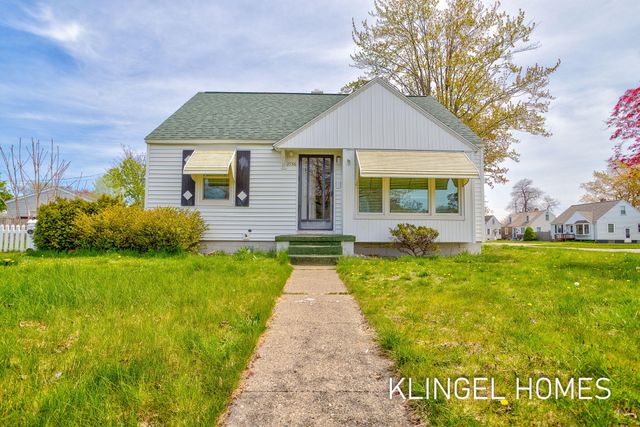 2756 Liberty Road, Norton Shores, MI 49441