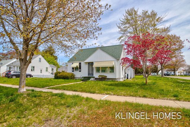 2756 Liberty Road, Norton Shores, MI 49441