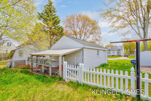 2756 Liberty Road, Norton Shores, MI 49441
