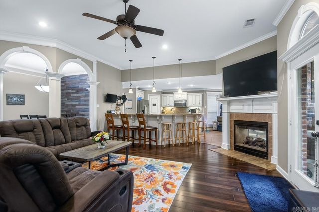 120 Majestic Circle, Maumelle, AR 72113