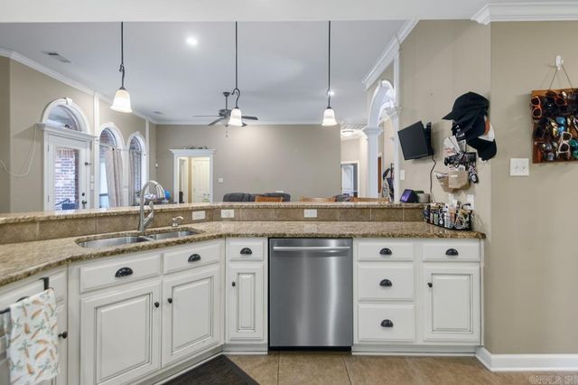 120 Majestic Circle, Maumelle, AR 72113