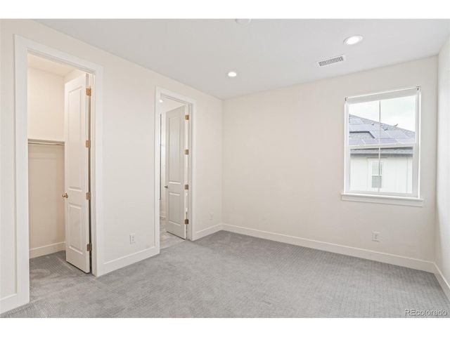 6638 S White Crow Court, Aurora, CO 80016