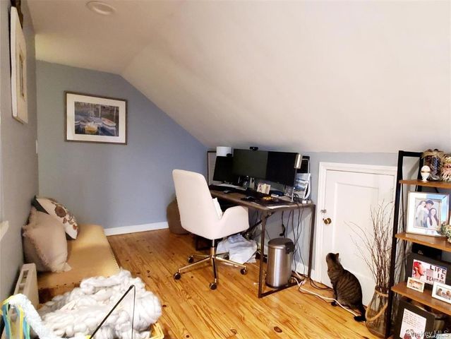3 Piave Terrace upper, Lindenhurst, NY 11757