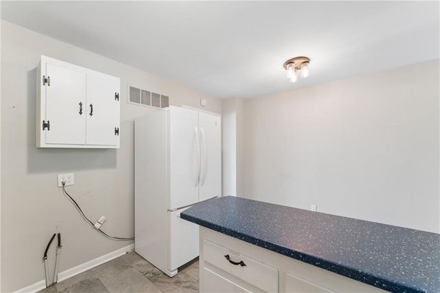 9404 Bradshaw Street, Lenexa, KS 66215