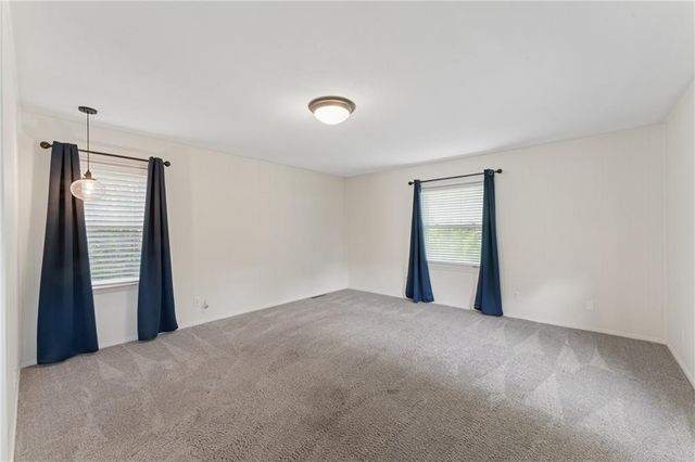 9404 Bradshaw Street, Lenexa, KS 66215