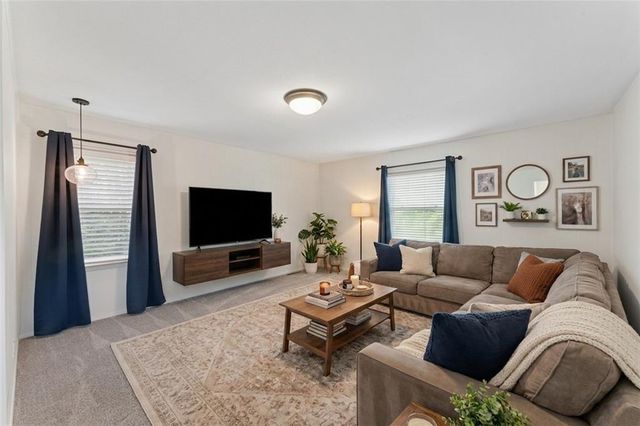 9404 Bradshaw Street, Lenexa, KS 66215