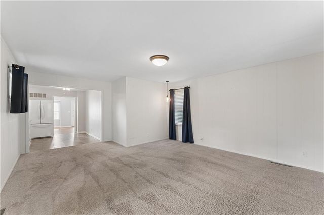 9404 Bradshaw Street, Lenexa, KS 66215