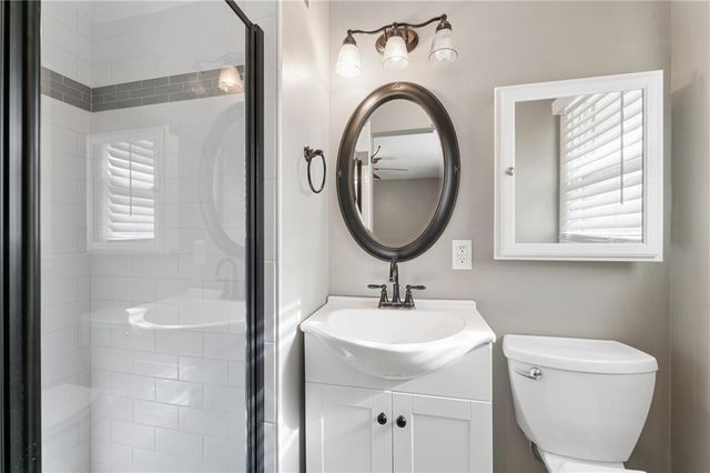 9404 Bradshaw Street, Lenexa, KS 66215