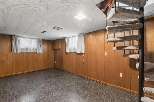9404 Bradshaw Street, Lenexa, KS 66215