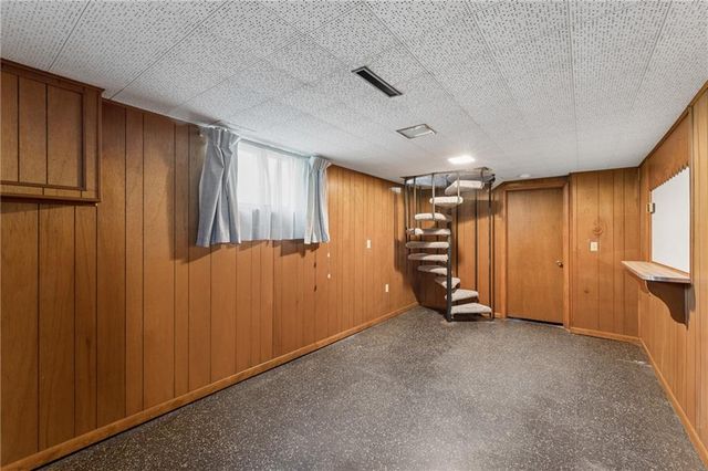 9404 Bradshaw Street, Lenexa, KS 66215