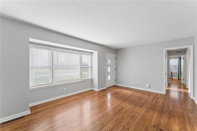 9404 Bradshaw Street, Lenexa, KS 66215
