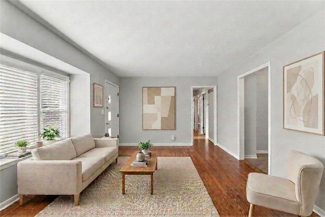 9404 Bradshaw Street, Lenexa, KS 66215