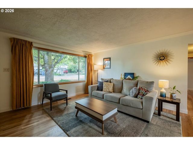 4472 COLOMA Dr Se, Salem, OR 97302
