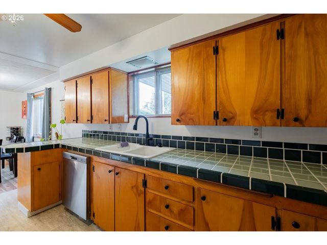4472 COLOMA Dr Se, Salem, OR 97302