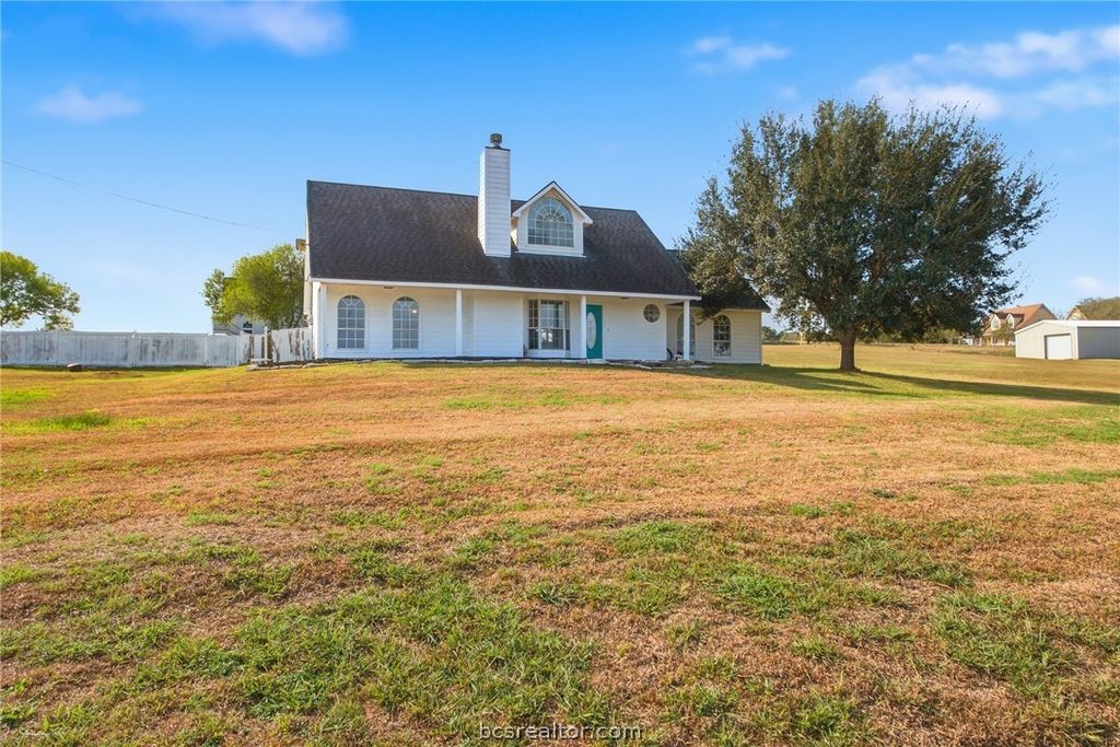 2201 Bluebonnet Boulevard, Brenham, TX 77833 — photo 2