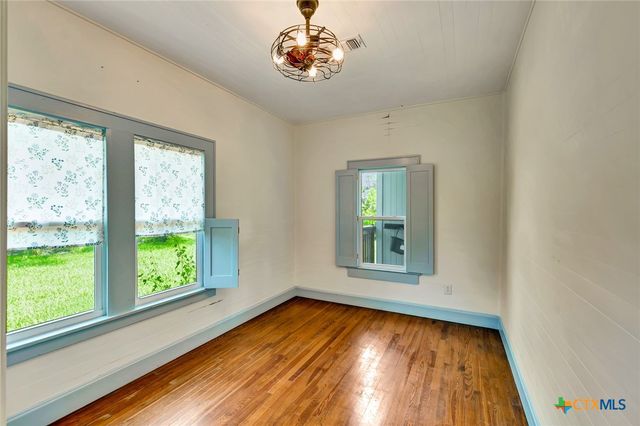 195 Wall Lane, Port Lavaca, TX 77979