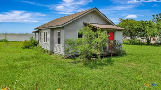 195 Wall Lane, Port Lavaca, TX 77979