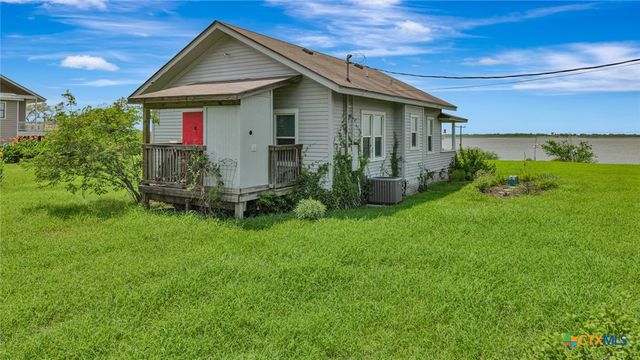 195 Wall Lane, Port Lavaca, TX 77979