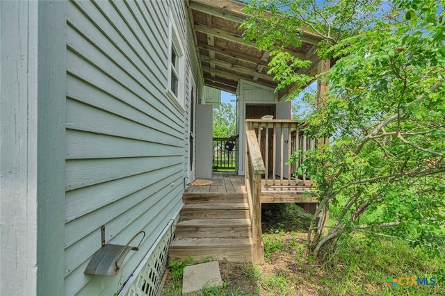 195 Wall Lane, Port Lavaca, TX 77979