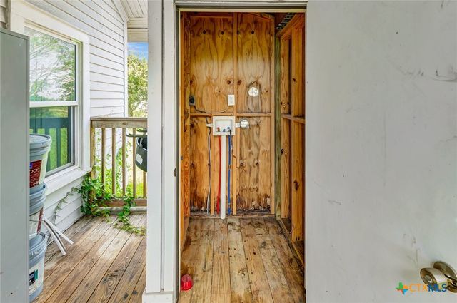195 Wall Lane, Port Lavaca, TX 77979