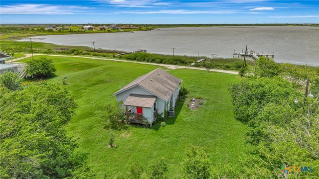 195 Wall Lane, Port Lavaca, TX 77979