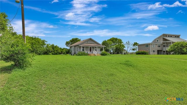 195 Wall Lane, Port Lavaca, TX 77979