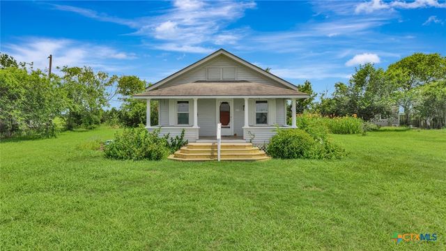 195 Wall Lane, Port Lavaca, TX 77979