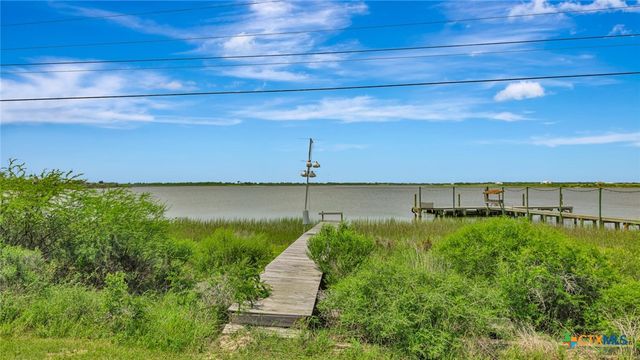 195 Wall Lane, Port Lavaca, TX 77979