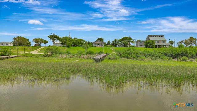 195 Wall Lane, Port Lavaca, TX 77979