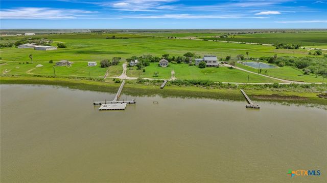 195 Wall Lane, Port Lavaca, TX 77979