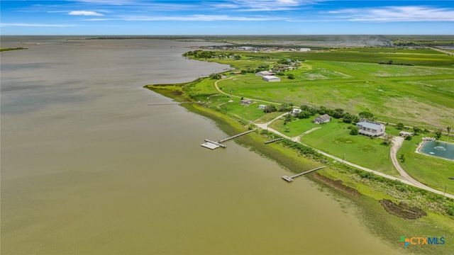 195 Wall Lane, Port Lavaca, TX 77979