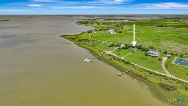 195 Wall Lane, Port Lavaca, TX 77979