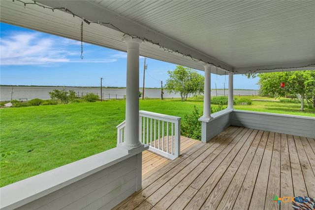 195 Wall Lane, Port Lavaca, TX 77979
