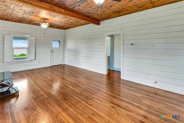 195 Wall Lane, Port Lavaca, TX 77979