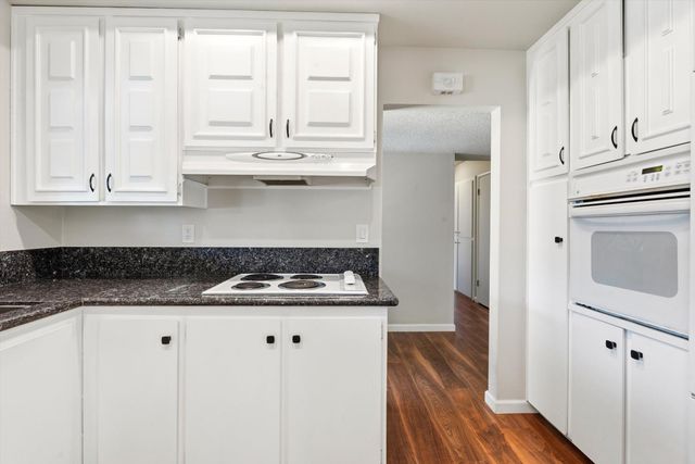 8511 Erinbrook Way, Sacramento, CA 95626