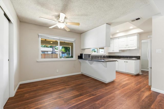 8511 Erinbrook Way, Sacramento, CA 95626