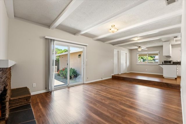 8511 Erinbrook Way, Sacramento, CA 95626