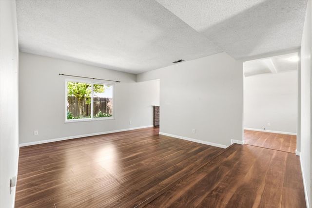 8511 Erinbrook Way, Sacramento, CA 95626