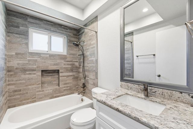 8511 Erinbrook Way, Sacramento, CA 95626