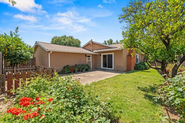 8511 Erinbrook Way, Sacramento, CA 95626
