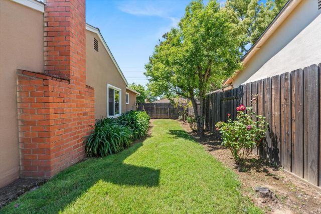 8511 Erinbrook Way, Sacramento, CA 95626