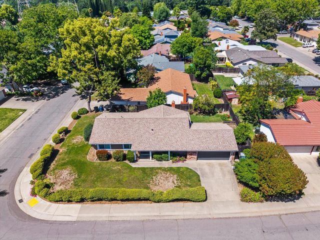 8511 Erinbrook Way, Sacramento, CA 95626