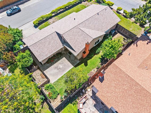 8511 Erinbrook Way, Sacramento, CA 95626