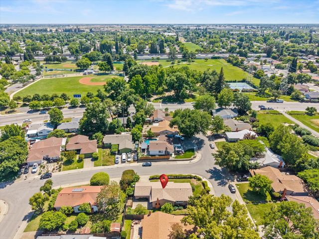 8511 Erinbrook Way, Sacramento, CA 95626