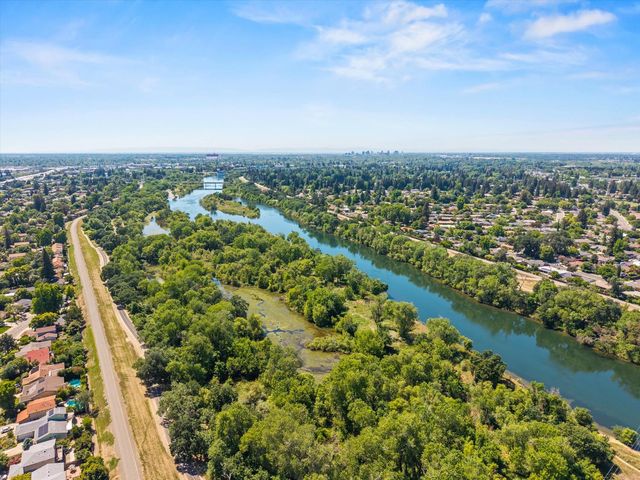 8511 Erinbrook Way, Sacramento, CA 95626